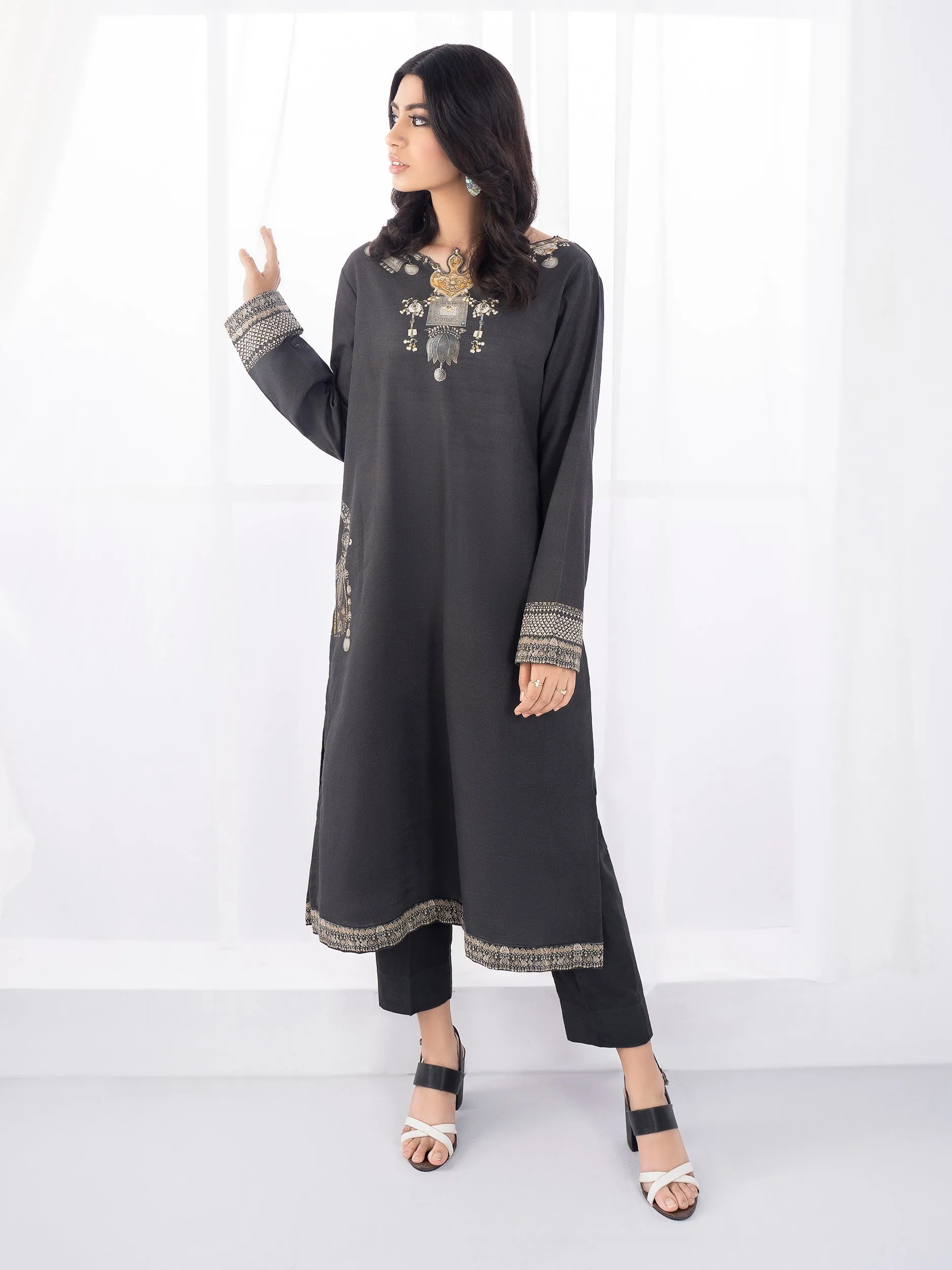 2 Piece Khaddar Suit-Printed (Unstitched)