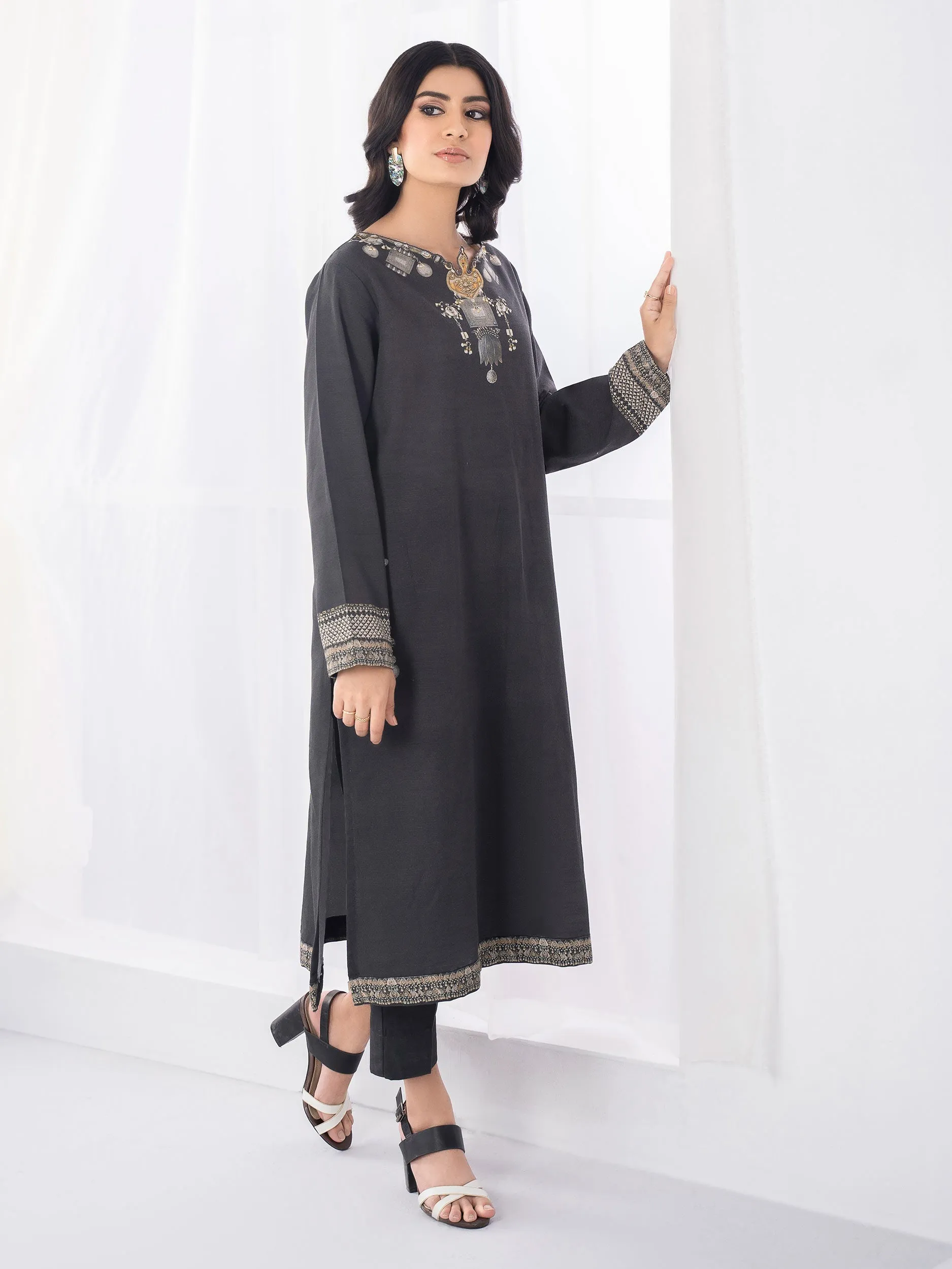 2 Piece Khaddar Suit-Printed (Unstitched)